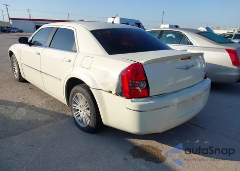 2008 Chrysler 300 Touring z USA, uszkodzony, nr VIN 2C3KA53G08H187795